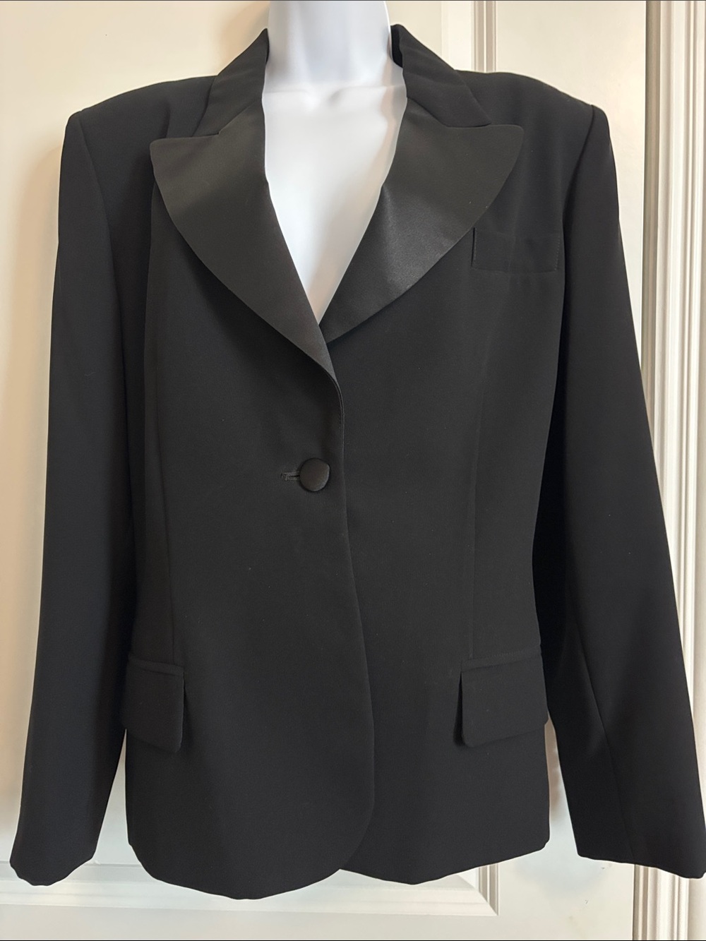 Benard Couture Women's Black Tuxedo Single-Button Blazer Jacket